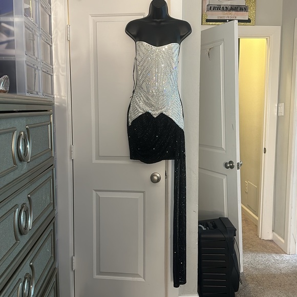 Sequin glam dress - Picture 3 of 8